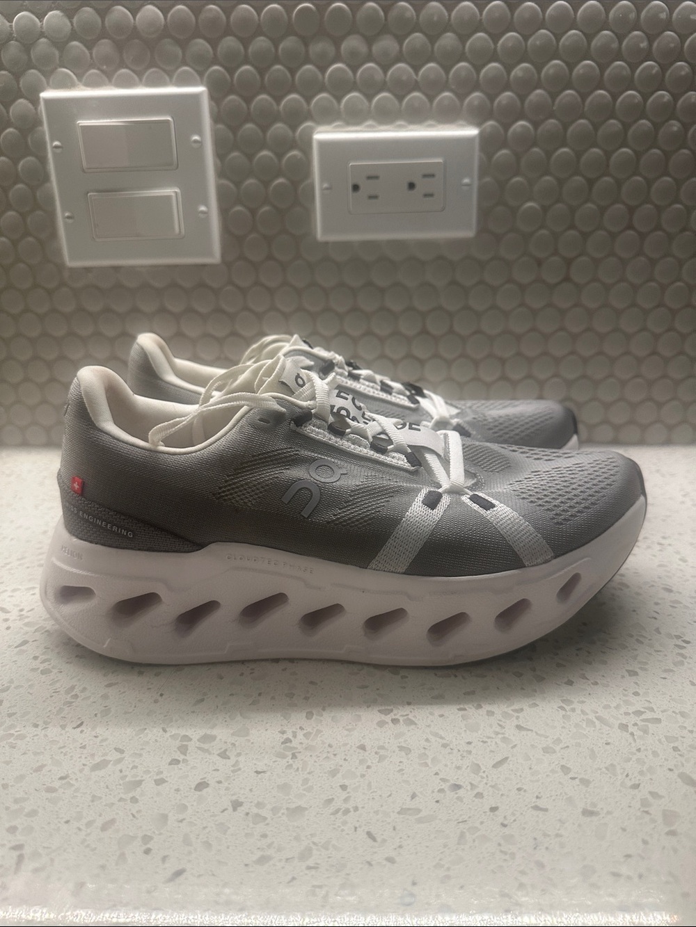 ON Eclipse Cloud Sneakers Alloy White Womens 8.5